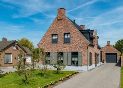 Nieuwbouw woonhuis en schuur Hedel